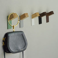 Patère Design <br> Colorée en Métal et Bois